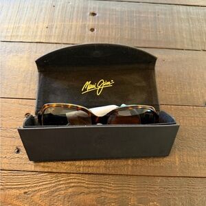 Maui Jim Cloud Break Tortoise Sunglasses with Black Case